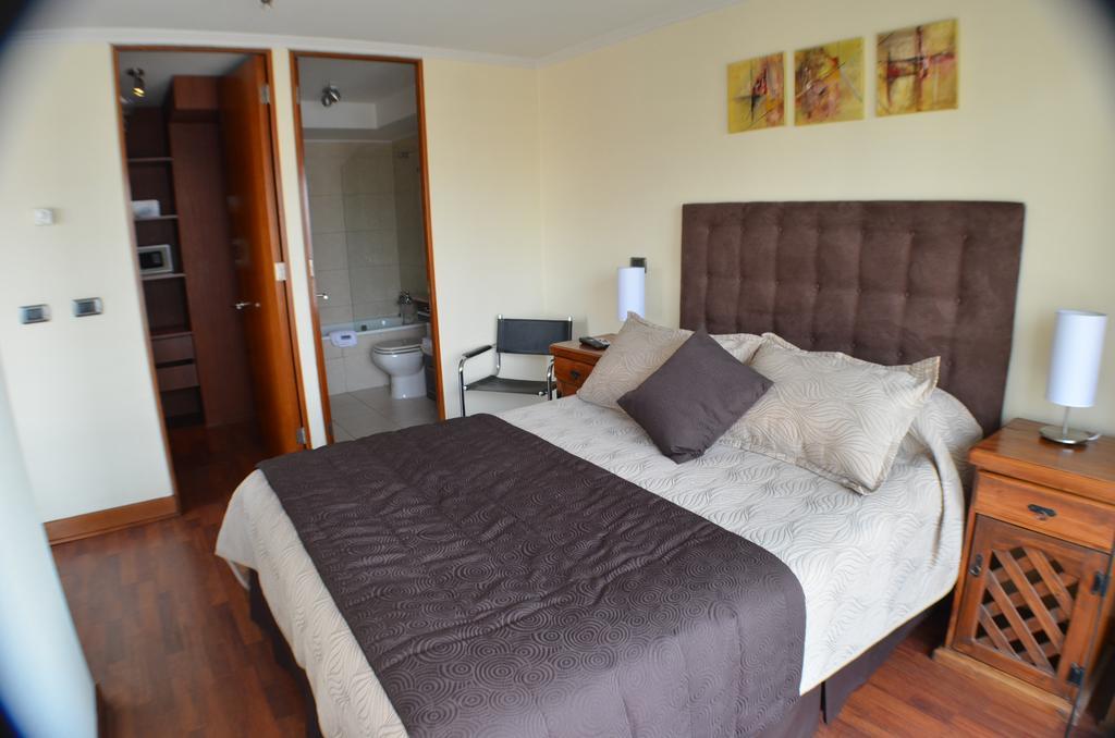 Apartamentos Capital Santiago Szoba fotó