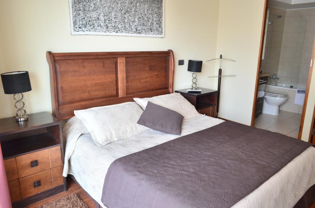 Apartamentos Capital Santiago Szoba fotó